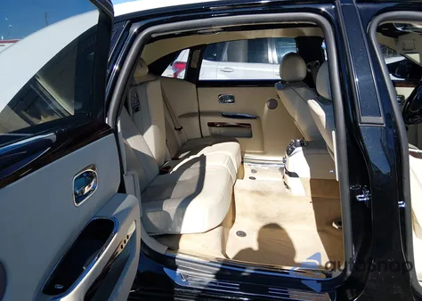 2013 Rolls-Royce Ghost z USA, uszkodzony, nr VIN SCA664L57DUX65932